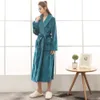 Nattklänning Kvinnor Badrock Flannel Robe Kvinnors Vinter Längda Coralline Plush Sjal Badrock Långärmad Robe Coat # G3 T200110