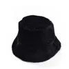 Breda randen hattar design mode fasta damer vinter hink hatt söt och varma mössor jagar fiske julklappar1