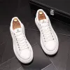 Mode Andningsbar Casual Dress Bröllop Skor Klassisk Vår Höst Vit Mäns Läder Flat Luxury Designer Lätt Lätt Lätt Snörning Male Sneakers