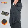 Calças Cargo de inverno à prova d'água masculinas de lã grossas calças quentes de camada dupla com vários bolsos casuais militares folgadas calças táticas 201110