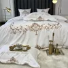 Chic Gold Broderi Duvet Lyx Borstat bomull Mjukt Varm Sängkläder Badark Kudde Shams Trevlig täcke Set T200706