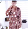 Mens Coral Fleece Pajamas 수컷 두꺼운 플란넬 목욕 가로 Longleveeve 성인 목욕 가운 산호 양털 잉글리쉬 레저 D2095 201009