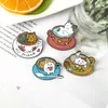 Tecknad söt teacup katt emalj pins färger söta olika typer roliga broscher för barn gåva lapel pins väskor kläder