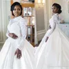 2022 Afrykańskie suknie ślubne suknia ślubna z długimi rękawami koronkowe aplikacje Wysokie szyję pociąg plażowy na zamówienie luźnie desetos de novia
