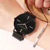 Новый горячий Quartz Movement Simple Design Высококачественный женщин из нержавеющей стали.