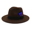 Nieuwe mannen vrouwen brede rand wol voelde Fedora Panama hoeden met riem gesp feather klassieke jazz trilby cap party formele hoge hoed