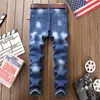 Jeans para hombres 2C europeos y americanos delgados tubo recto elástico palo insignia agujero moda comercio exterior pantalones 1806 # 1