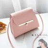 Offre spéciale carré rouge noir sacs fente décontracté blanc épaule impression Mini sac chaîne femmes poche fermeture éclair sac intérieur