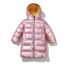 2020年の新しい子供たちの冬のジャケットのための子供たちの女の子の銀の金の男の子フード付きコートの赤ん坊の服outwear parkaの女の子ダウンコートlj201125