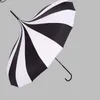10 adet çok yaratıcı tasarım siyah ve beyaz çizgili golf şemsiye uzun saplı düz pagoda şemsiye ücretsiz gemi