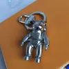 Porte-clés d'astronaute élégant en acier titane, coffret cadeau assorti267U2739417