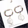 Boucles d'oreilles de luxe en diamant de couleur pour femmes, pendentifs en perles, Double lettres, clous à breloques, strass, vente en gros