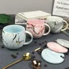 Tasses en céramique de marbre de nouvelle mode avec la tasse de bureau de thé de lait de café de porcelaine de rayure d'or pour le cadeau de salon