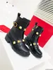 Designer kvinnor roman stud kalfskin combat stövlar dam mode fotled boot läder nitar vinter platt sneakers storlek EUR 35-40