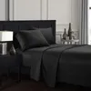 Простыни для кроватей устанавливают египетское комфорт 1800 Глубокий карманный полосатый листы 3 - 4 куска на эластичных ленточных стеганых стеганых одеялах.