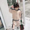 Kids Tracksuits Two Pieces Set Boys Girls Letter Printed Teen Top Jackets + Pants Casual Sport Style Clothing Suit Child Clothes Fashion 2 Styles 90-130