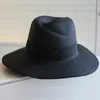 Lyxiga franska hattar Stora halmhatt Kvinnor Formell Hatt Brev Printed Basin Cap Ladies Holiday Beach Hat