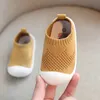 2021 infantile enfant en bas âge chaussures filles garçons décontracté maille chaussures fond souple confortable antidérapant enfant bébé premiers marcheurs chaussures 210317
