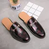 Man Ny Varumärke Sommar Mode Halv Casual Skor Man Andningsbar Baklösa Loafer Slippers Hombre Open Back Leather Flats Mocassins