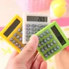 Mini esame per studenti che impara le piccole calcolatrici essenziali portatili a colori multifunzione piccola calcolatrice quadrata a 8 cifre T2I53406