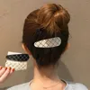 Women Girl Plaid Hair Clip White Black Pu Leather Barrettes mode hårtillbehör för gåva party grossistpris