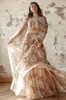 2021 Nuevos vestidos de novia Cuello alto Mangas largas Rebordear de encaje Vestidos de novia divididos Vestido de novia de tren de barrido por encargo Rue De Sei191u