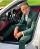 Brand New Green Groom Tuxedos Peak Lapel Slim Fit Groomsmen Mens Bröllopsklänning Utmärkt Man Jacka Blazer 3 Piece Suit (Jacka + Byxor + Vest + Tie) 1260