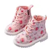 Crianças botas de designer criança sapatos de inverno com quente macio nap interior adorável morango chaussures despeje enfants