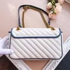 2022 Yeni Omuz Çantası Yüksek Kalite Tasarımcısı Crossbody Çanta Hakiki Gerçek Deri Çanta Düz Sequins Çile Tek Fermuar Sacoche Baget Flap Çanta MM Boyutu Beyaz