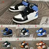 Ny Mini 3D Stereo Sneaker Keychain Woman Men Kids Ring Gift Keychains Car Handbag Chain Basketball Shoes Key Holder