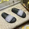 2022 Luxurys Designers slippers classic Factory_footwear pantoufle casual flat beach shoes sandals Simple and comfortable men women with the same style