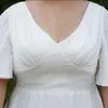 V-hals lange satijnen bruidsmeisjes jurken een lijn eenvoudige stijl korte mouwen plus size bridemaids jurken meid van eer met split