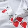 Nyfödda Baby Girls Romper Söt Strawberry Print Bomull Långärmad Jumpsuit Höst Outfit Kläder Spädbarn Toddler Kläder 201027