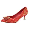 Платье Обувь Свадьба Женщины 2022 Стиль Стиль Стиль Толстый каблук Китайский Красный Беременные Низкие каблуки