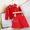 Flickor vår och höst 2020 ny koreansk version liten doft pärla knapp röd topp kostym kjol barns två bit barnkläder