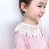 Baby BIBS Koronki Akcesoria Styl Kids Lace Collar Cute Hollow Out Baby Girl Bibss Lace Fake Collar Wild Magic Hollow Collar Produkty dla dzieci