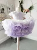 2020 Cute Lanvender Flower Girl Sukienki Koronki Appliqued Perły Krótkie Ruffles Dziewczyny Korant Sukienka Klejnot Neck Wielowarstwowe Spódnice Dzieci Formalne zużycie