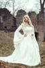 Renaissance Gothic Lace Aline trouwjurken met mantel plus size bruidsjurken Vintage Bell lange mouw Celtic Medieval Princess3578486