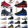 chaussures de basket vert et noir
