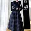 2021 Yeni Sonbahar Kış Kadın Setleri Iki Parça Elbiseler Ile Kemer Yün Kareli Vintage Moda Lady Y211228 Suits