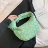 Сумки для покупок Маленькие плетение PU кожаная часть для женщин 2021 фирменные тенденции роскошные дизайнерские сумки и кошельки женская рука 7550 220304