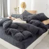 45Solid Lamb Cashmere Beddengoed Set Nieuwe Thicken Flanel Fleece Beddengoed Velvet Dekbedovertrek Set Gand Bed Cover Kussensloop 201210