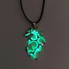 Collana con drago luminoso per donna Uomo Collana con pendente a fiamma incandescente prepotente Glow in The Dark Hallowen Gurad Jewelry