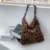 HBP Smooza Lady Hand Bag Chain Corduroy Leopard axelväskor för kvinnor 2020 Nya moderesehandväskor Kvinnliga eleganta avslappnade väskor273z