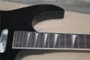 Verkliga bilder 6 strängar Semifinished Black Body Electric Guitar med Tremolo Bridge Holerosewood Fingerboardoffer Customize8280027