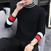 Nowa Jesień Zima Przystojne Paski Swetry Mężczyźni Z Długim Rękawem Slim Fit O-Neck Knit Sweter Moda Męskie Pullover Swetry Topy