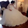 2022 Splendido abito da ballo in pizzo Abiti da sposa per la sposa Avorio Manica lunga Lunghezza pavimento Abiti da sposa Bateau Neck Plus Size Off The Shoulder Abito da sposa