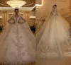 Dubai Arabiska Ball Gown Bröllopsklänningar 2021 Lyxiga Långärmade Ansökade Lace Crystal Beads Bröllopklänningar V Neck Vestidos de Novia Al7517