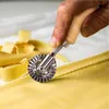 Bakning av konditoriverktyg Ravioli Stamp Classical Cutter Maker Wood Handle Pasta Mögelverktygsdeg Slicer Cookie227C