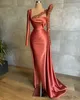 2022 Plus Storlek Arabisk Aso Ebi Stylish Sexy Sheath Prom Klänningar Kristaller Sequined Evening Formell Party Andra Receptionen Födelsedag Bridesmaid Engagement Gowns Dress